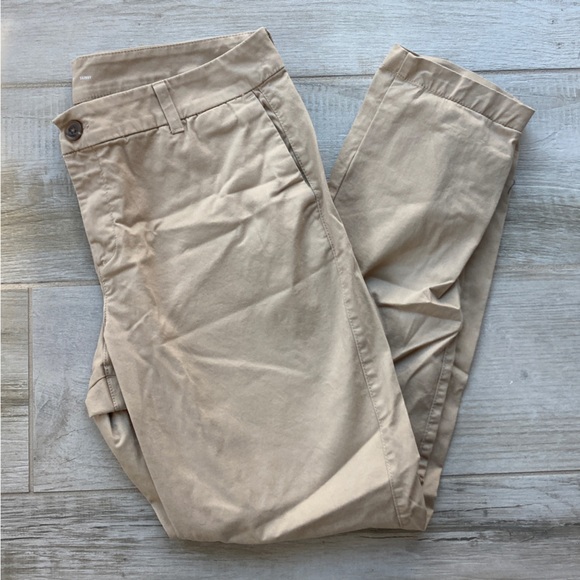 Old Navy women’s pants khaki mid rise skinny everyday pant size 12 - Picture 3 of 7
